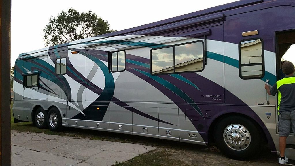 Seastrunk- Country Coach Magna 630